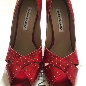 Manolo Blahnik Red Patent Leather pump. Size 8.5